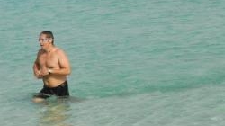 Kevin_leads_the_swim-250x167